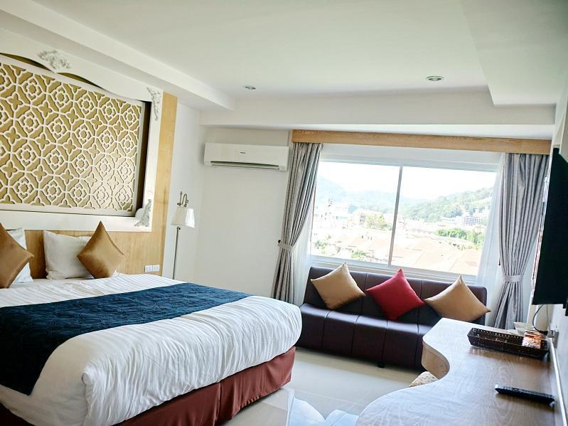 Triple Three Patong Hotel Ngoại thất bức ảnh