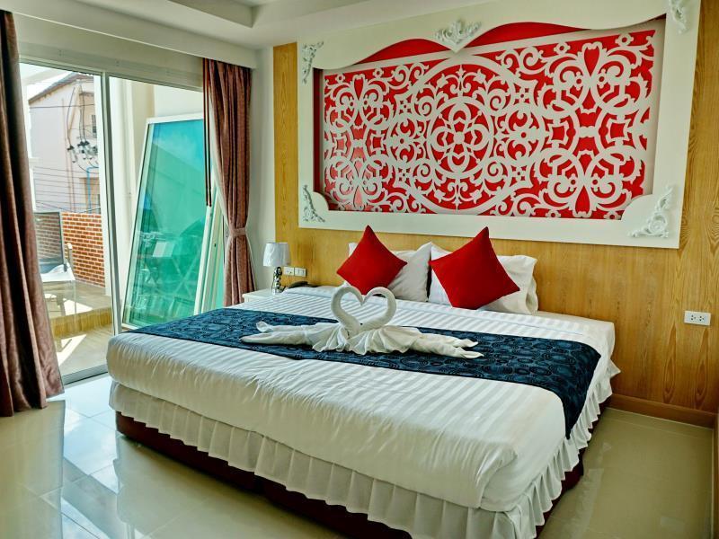 Triple Three Patong Hotel Ngoại thất bức ảnh