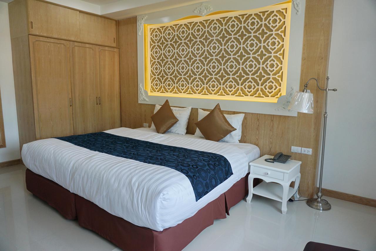 Triple Three Patong Hotel Ngoại thất bức ảnh