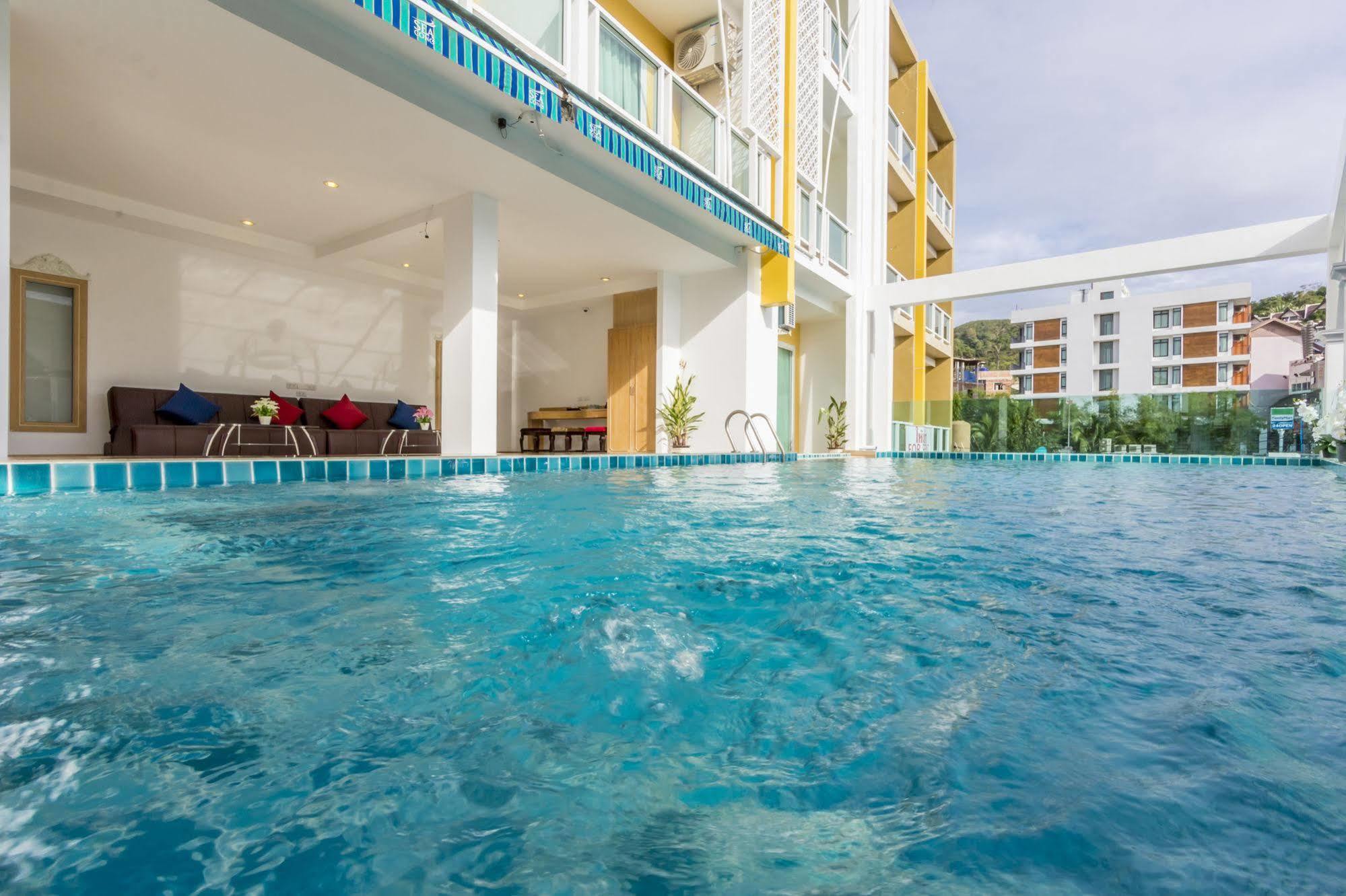 Triple Three Patong Hotel Ngoại thất bức ảnh