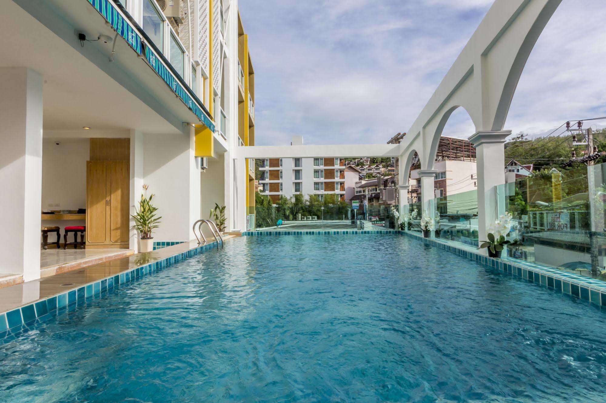 Triple Three Patong Hotel Ngoại thất bức ảnh