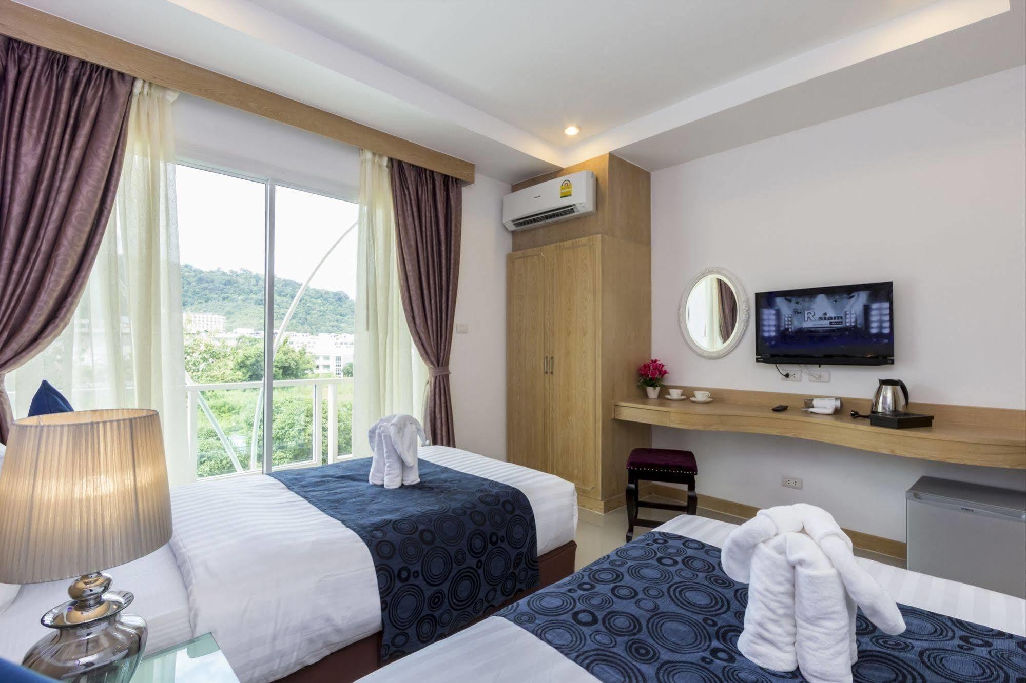 Triple Three Patong Hotel Ngoại thất bức ảnh