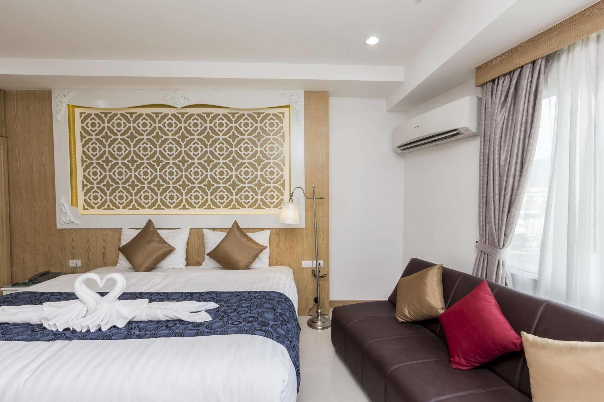 Triple Three Patong Hotel Ngoại thất bức ảnh